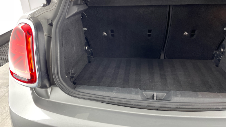 MINI Hatchback 1.5 Cooper Classic Premium 5dr Auto Petrol Hatchback